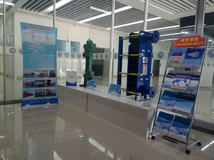 王忠林书记到完美体育官网登录_完美online（中国）
集团展位观展