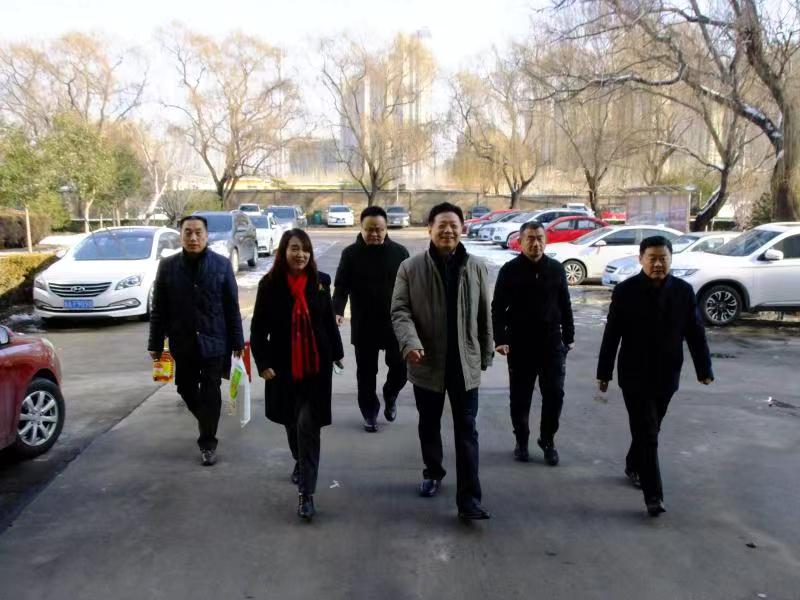 济南市总工会常务副主席傅金峰到完美体育官网登录_完美online（中国）
集团走访慰问