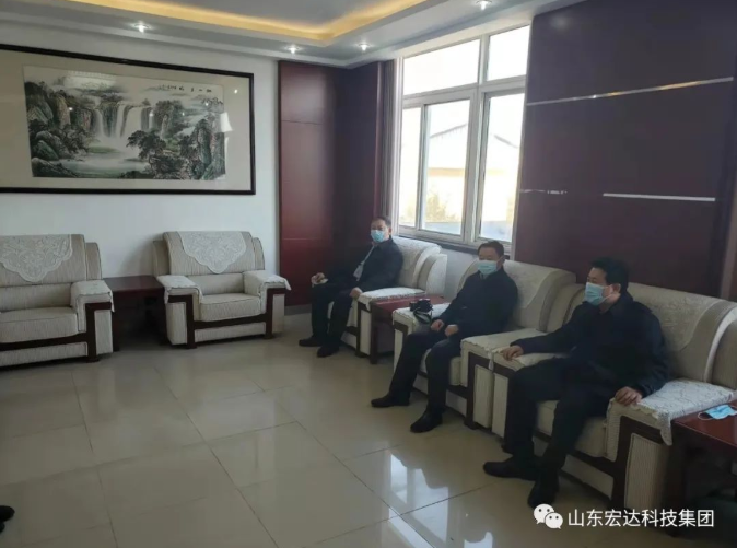 山东完美体育官网登录_完美online（中国）
集团副总经理张广义到开发区派出所慰问